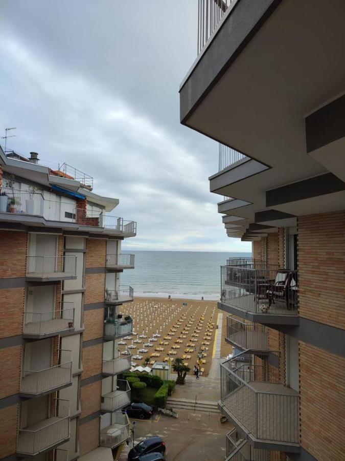 Residence Centro Commerciale - Walterigato Apartments Solo Per Famiglie Lido di Jesolo Dış mekan fotoğraf